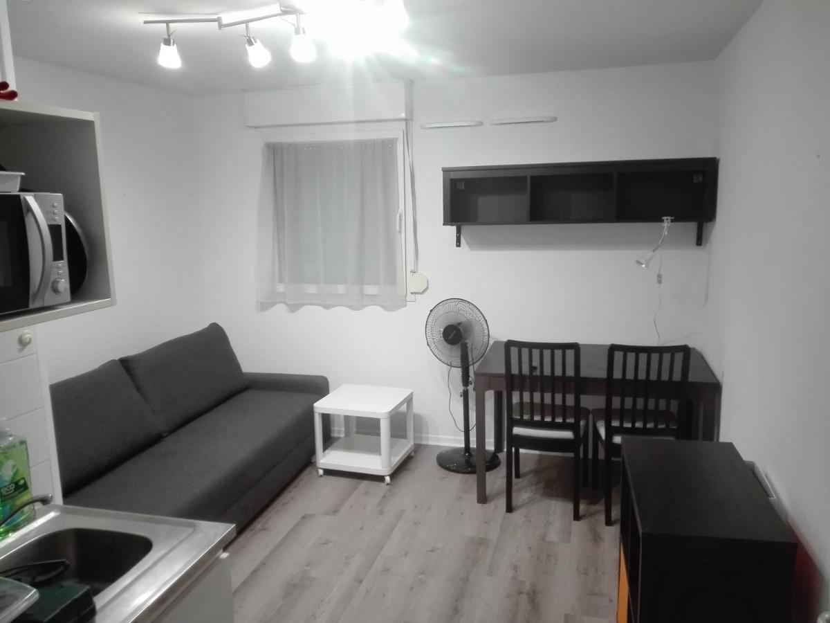 Studio Devant Les Remparts Avec Parking Prive Apartment Avignon Exterior photo